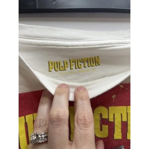 Women's Medium Pulp Fiction Movie Crop Top Graphic Tee - Picture 2 of 2